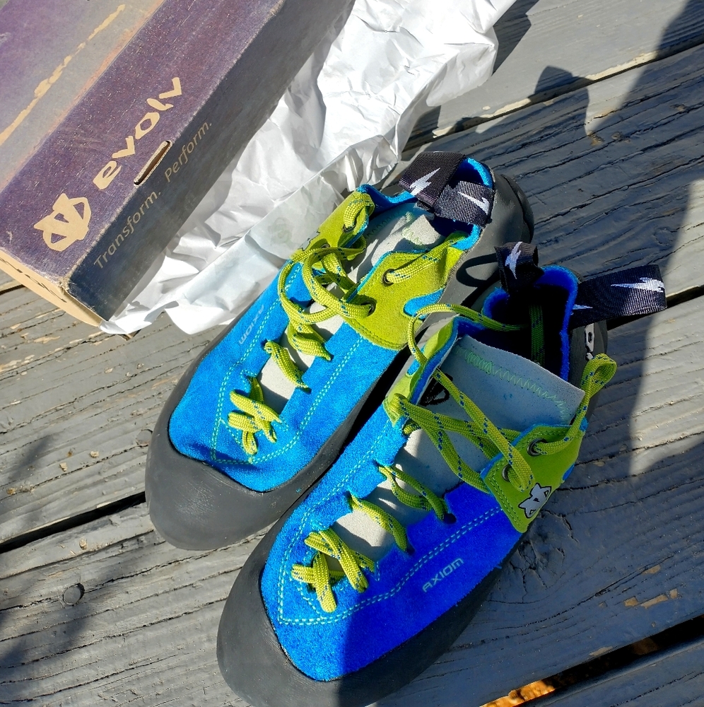 Evolv axiom climbing shoes